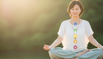 ７つのチャクラを整えエネルギーを向上させる方法